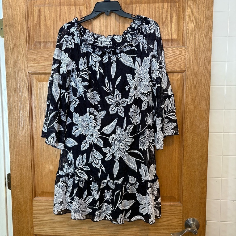 Westport Floral Dress Off Shoulder Black & White BOHO Womens M 3/4 Tunic Sleeve